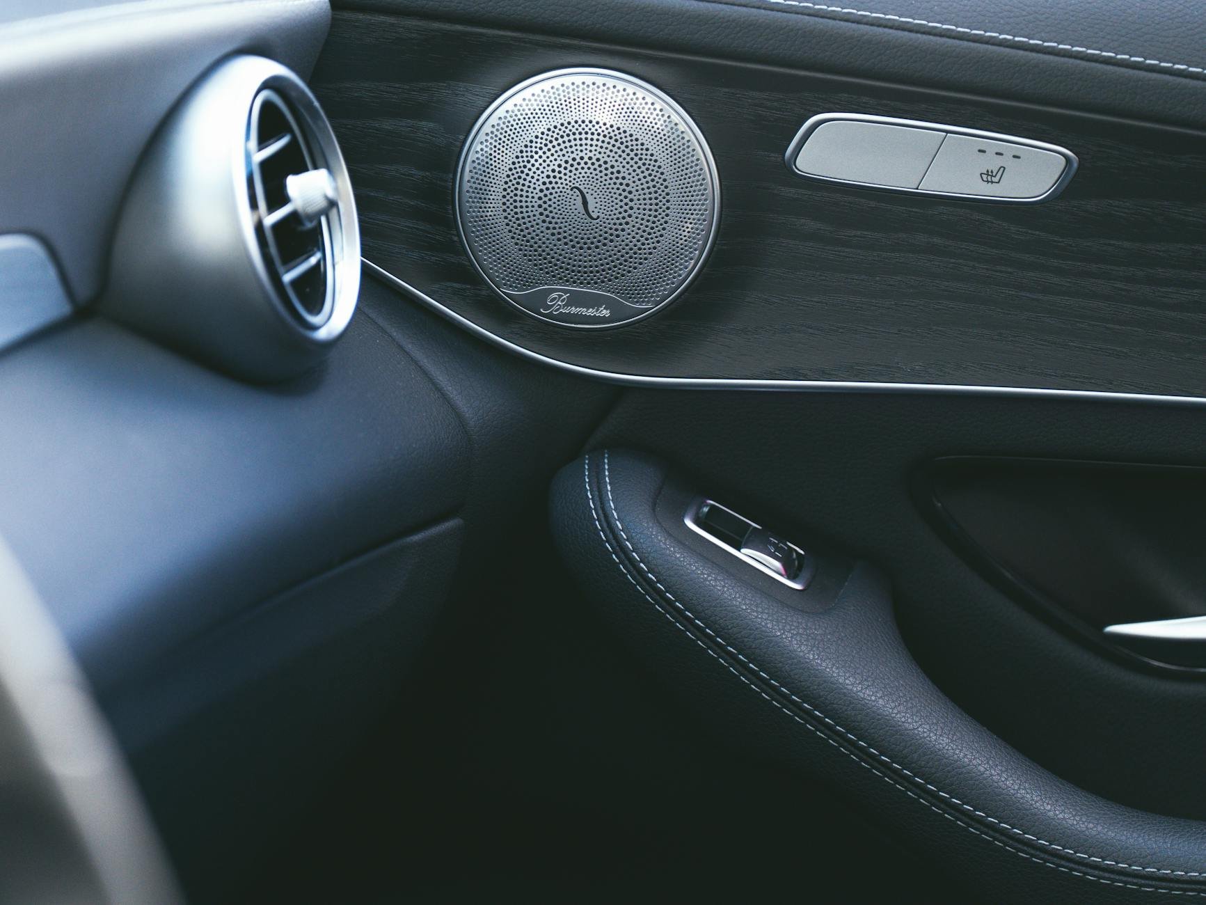 Premium audio accessory — RD SUPPORT.