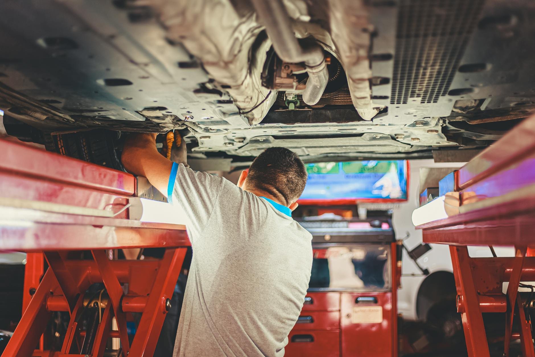 Vehicle on a lift — RD SUPPORT.