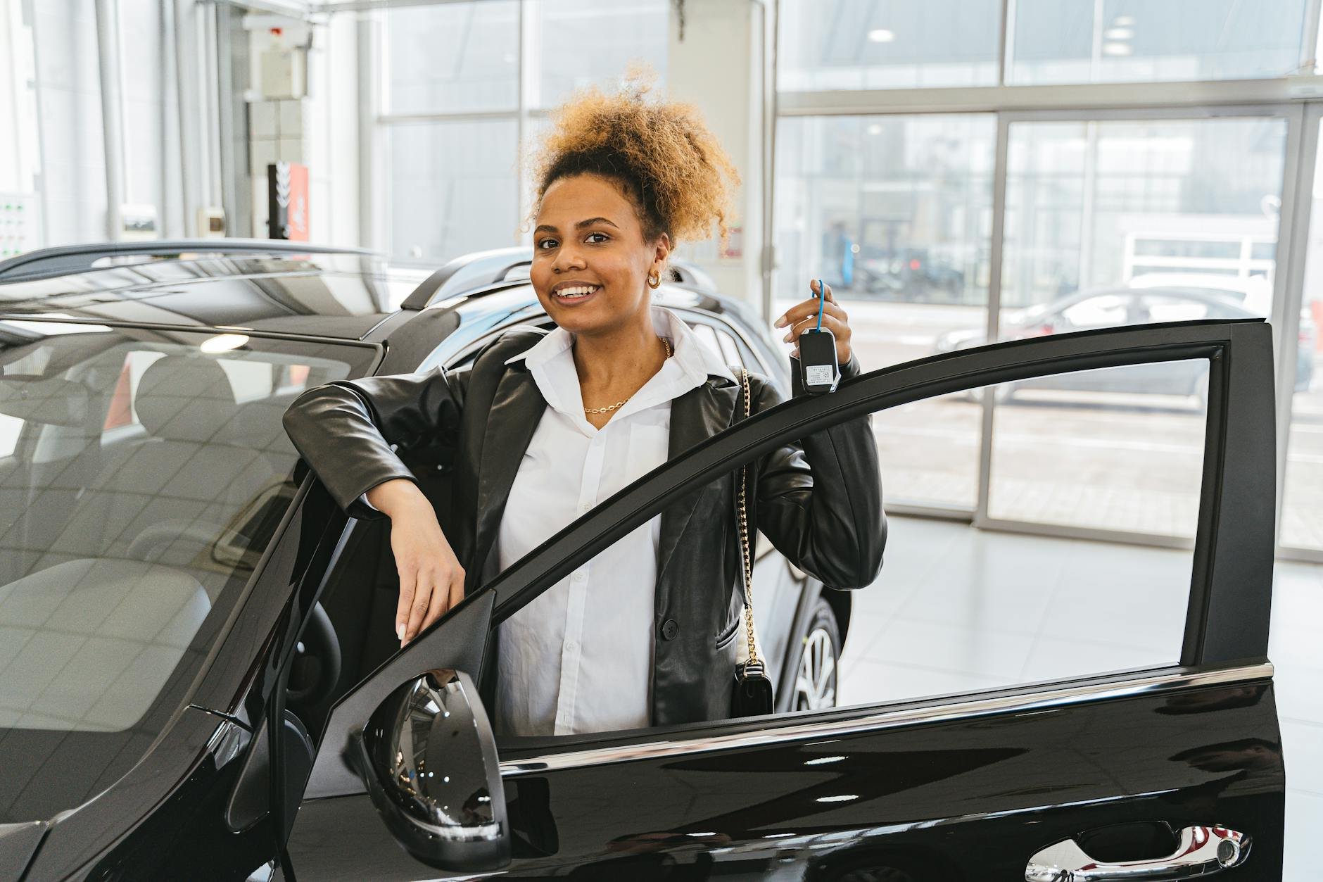 Customer preparing for a test drive — RD SUPPORT.